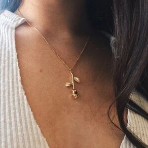 3/$30 🌹 Rose Flower Pendant Necklace